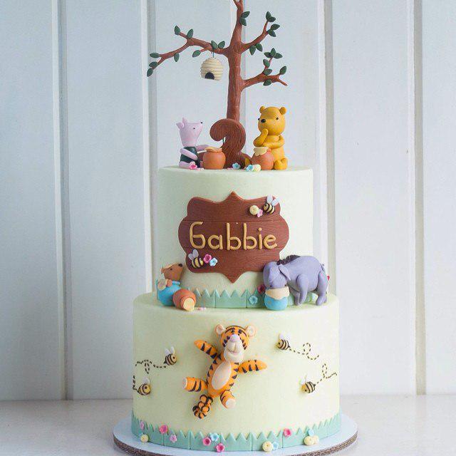 کیک تمام فوندانت طرح pooh